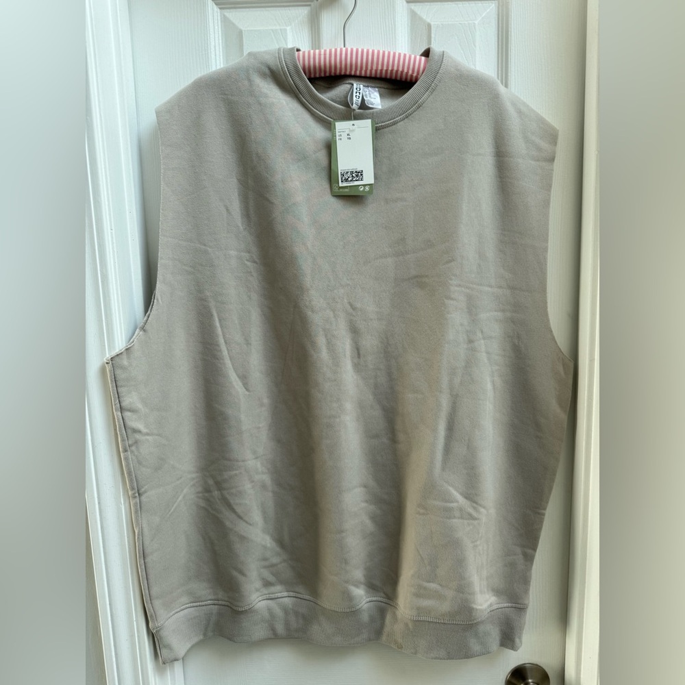 H&M beige Crewneck Top